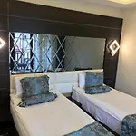Venus 4*