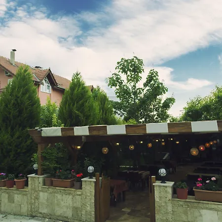 Venus Bed and Breakfast 4*