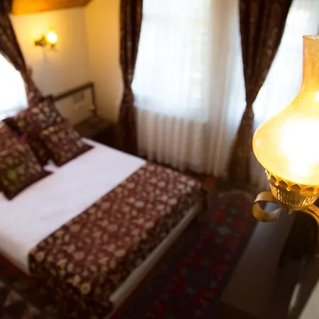 Venus Bed & Breakfast 4*