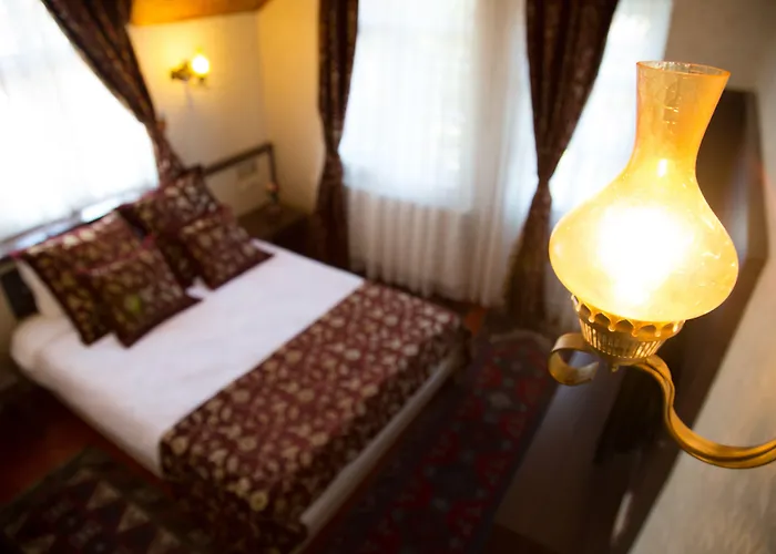 Venus Bed & Breakfast 4*